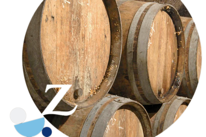 barriles en una bodega